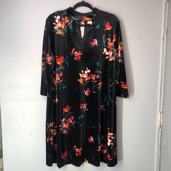 Boutique Dresses & Skirts - NEW -VELVET WOMEN DRESS Boutique+ Floral Velvet Choker Flare Hem